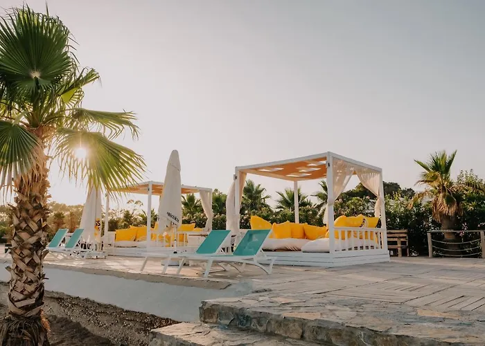 Raw Beach Hotel